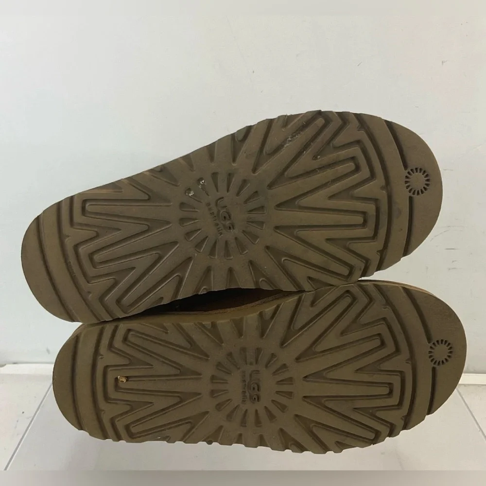UGG Australia Chestnut Brown Suede Classic Tall Boots Kids‎ 4